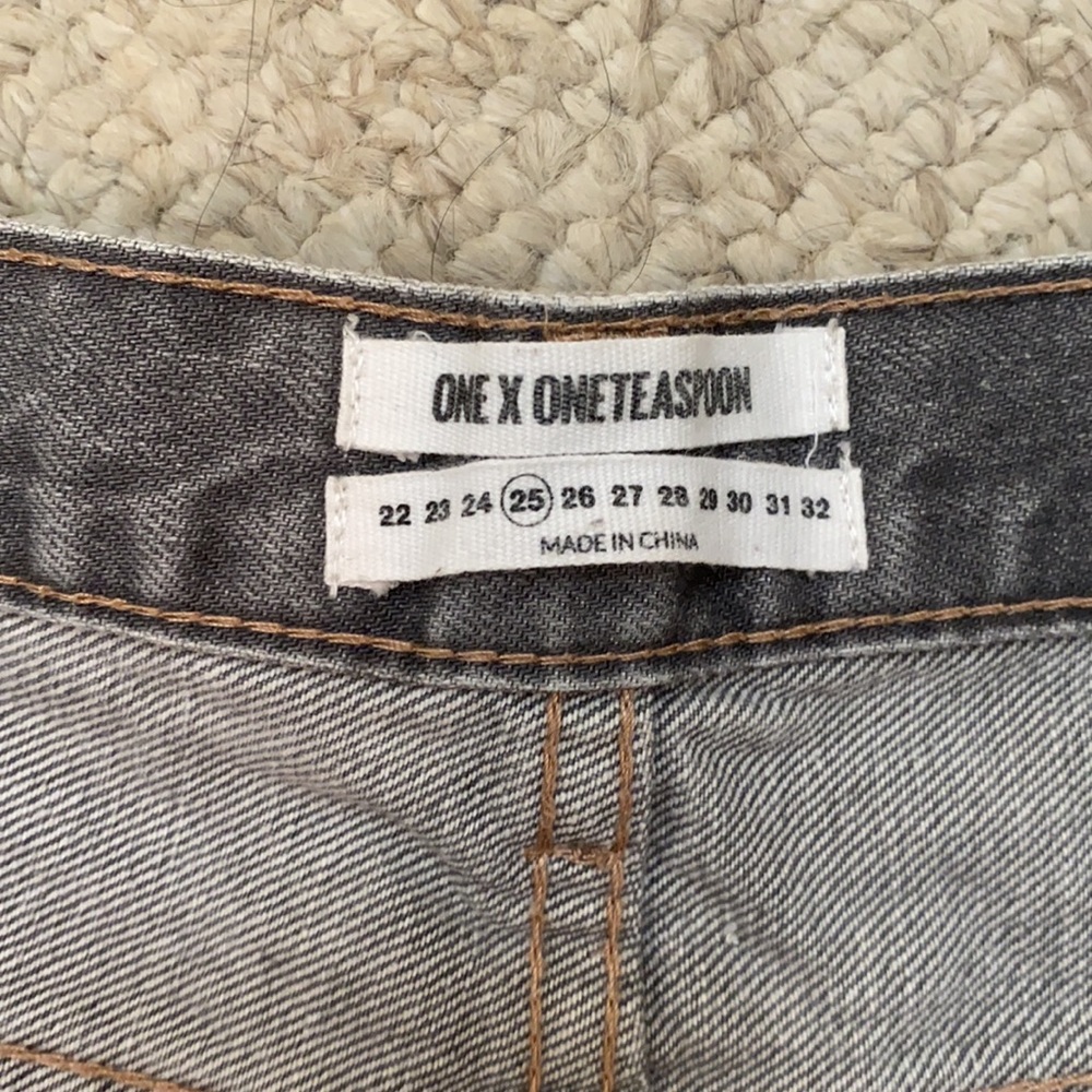 One Teaspoon Jean Shorts gray acid wash size 25 - Picture 4 of 7